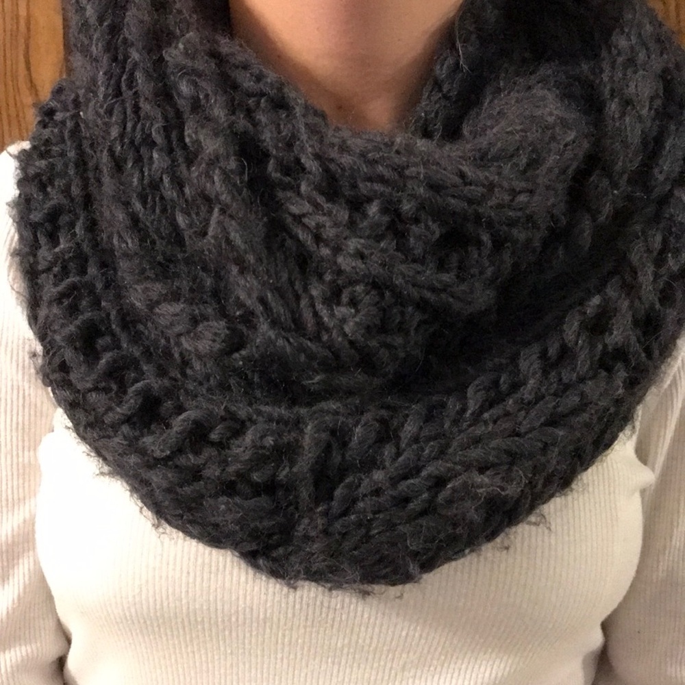 American Eagle scarf !